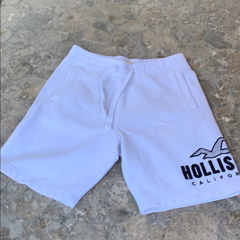 White Hollister shorts